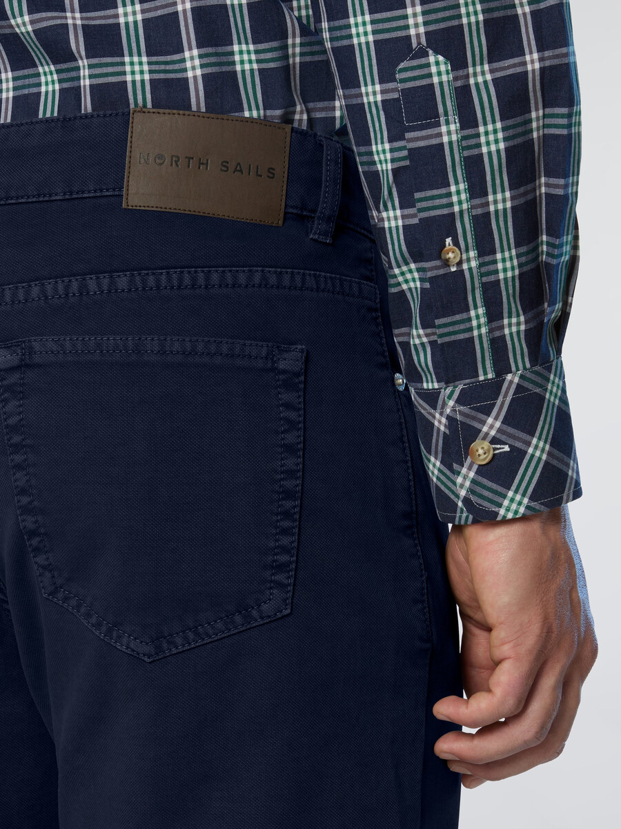 pantalones de sarga rota de cinco bolsillos
