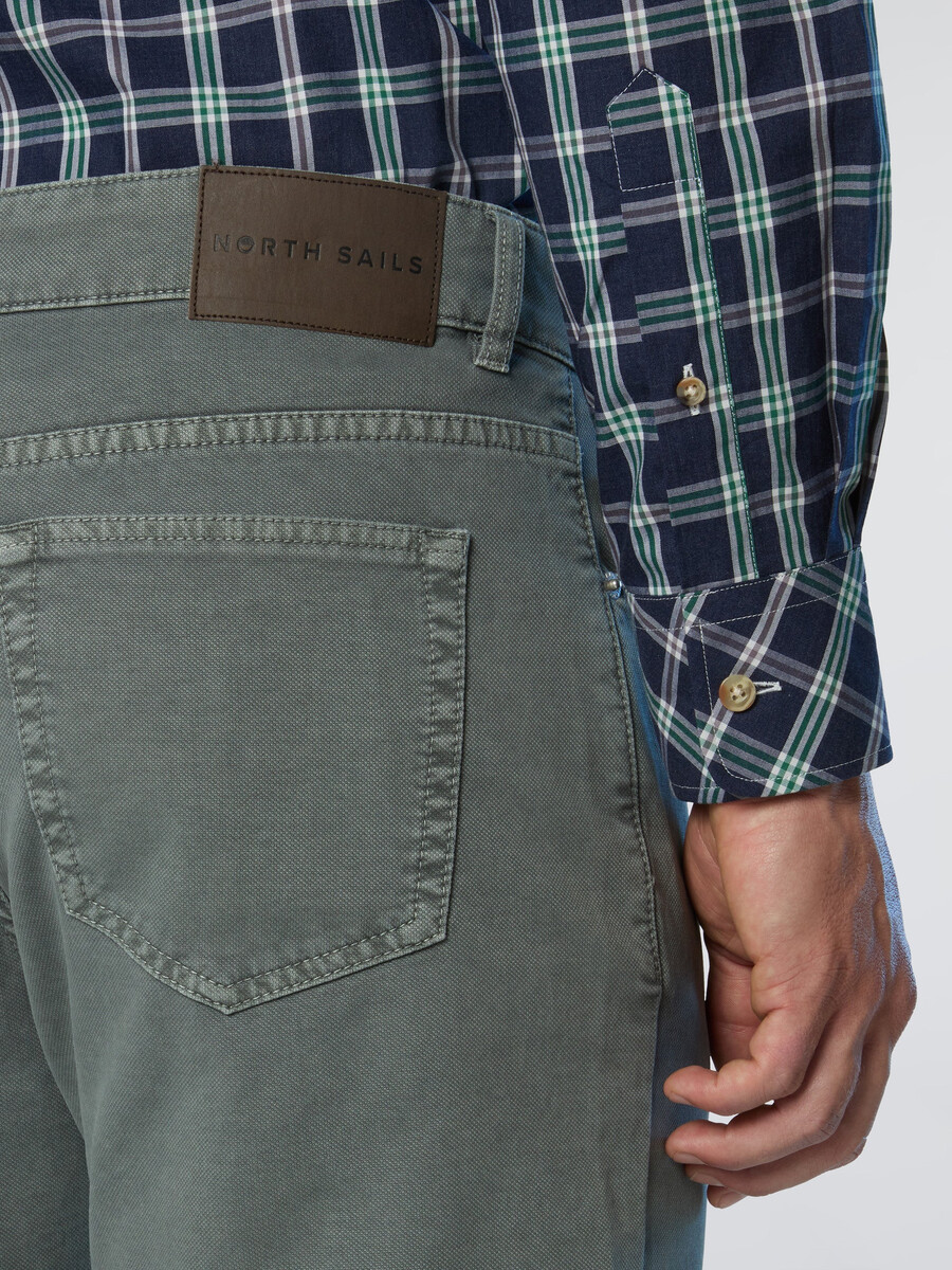 pantalones de sarga rota de cinco bolsillos