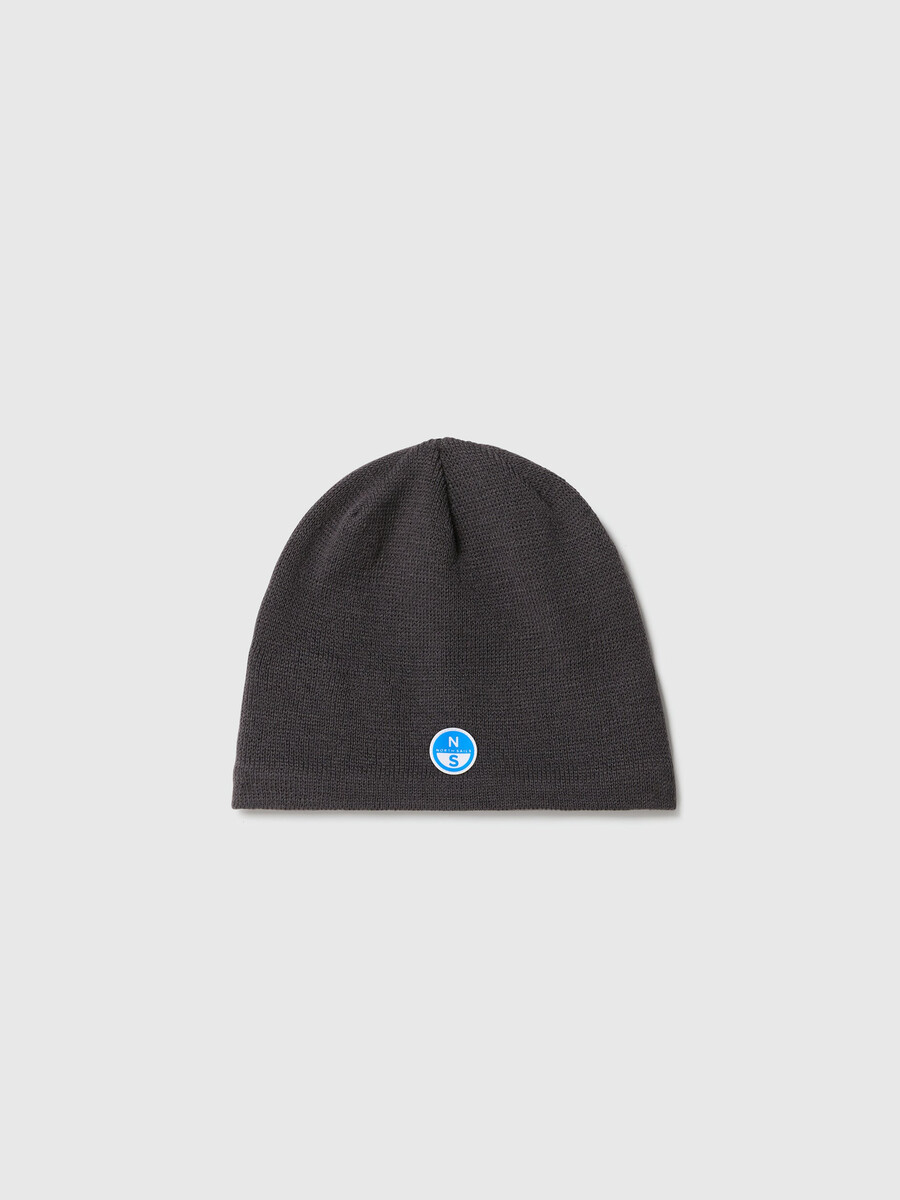gorro con logo frontal
