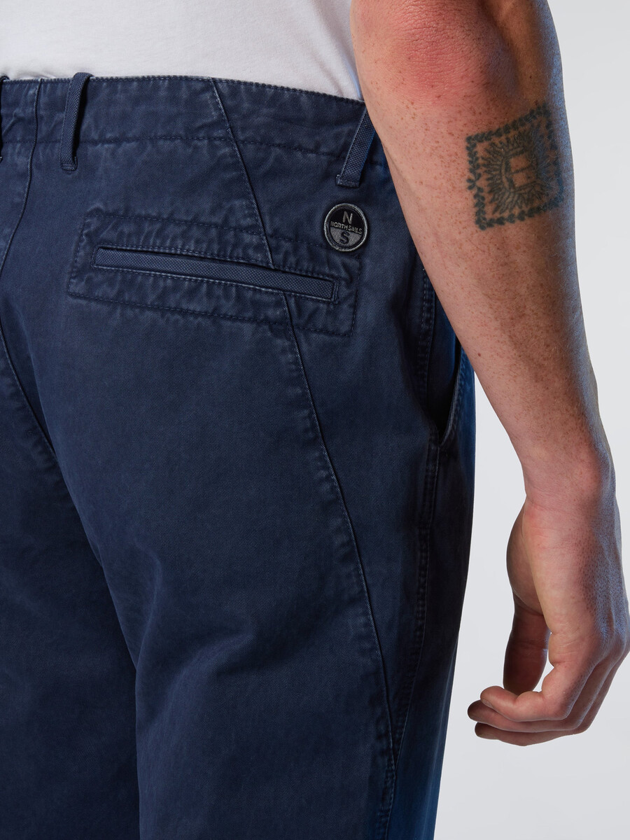 pantalones cargo de gabardina de archivo