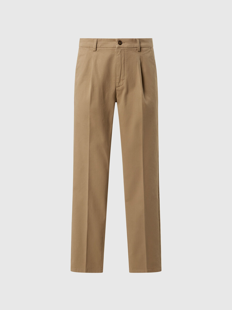 pantalones chinos de gabardina plisada defender