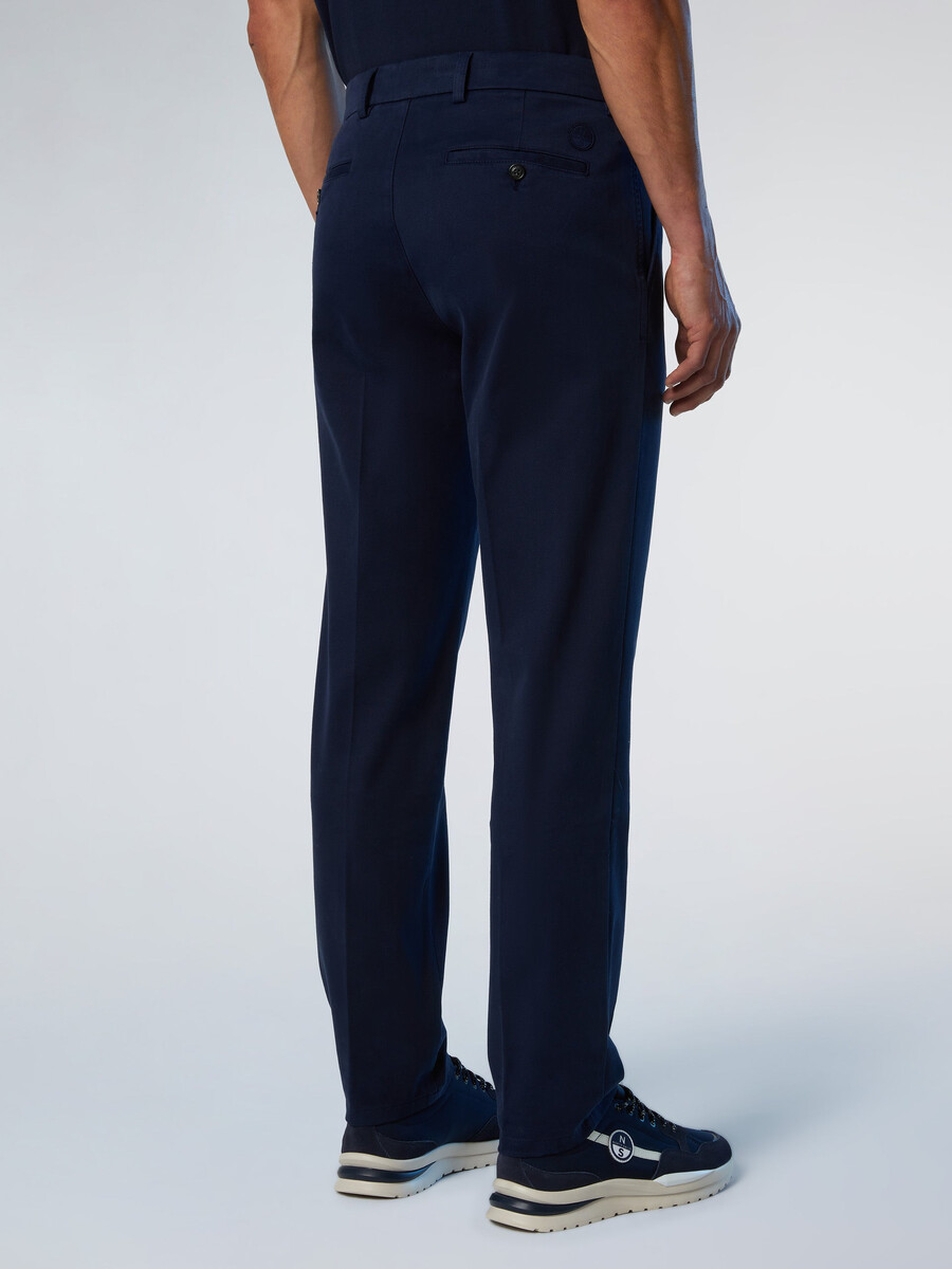 pantalones chinos de gabardina plisada defender