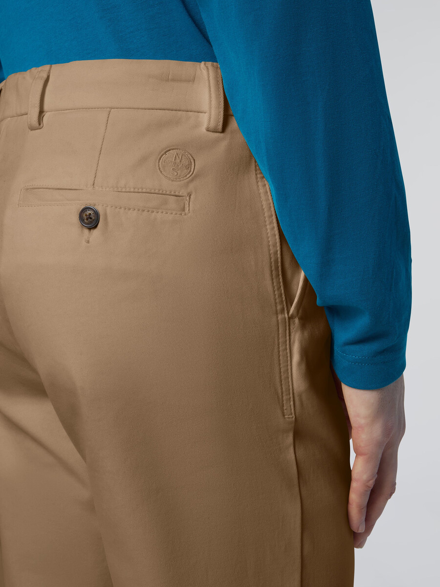 pantalones chinos de gabardina defender