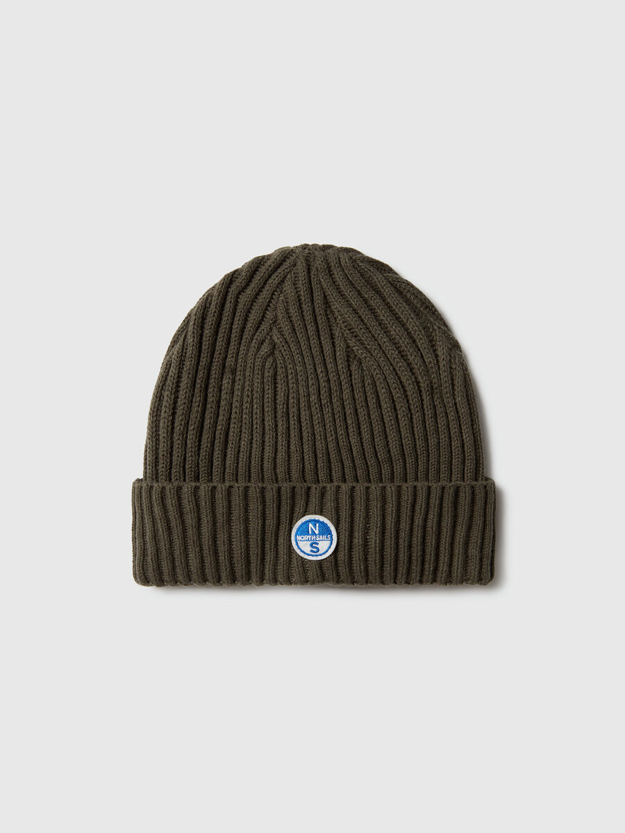gorro de canalé ancho con parche de logotipo