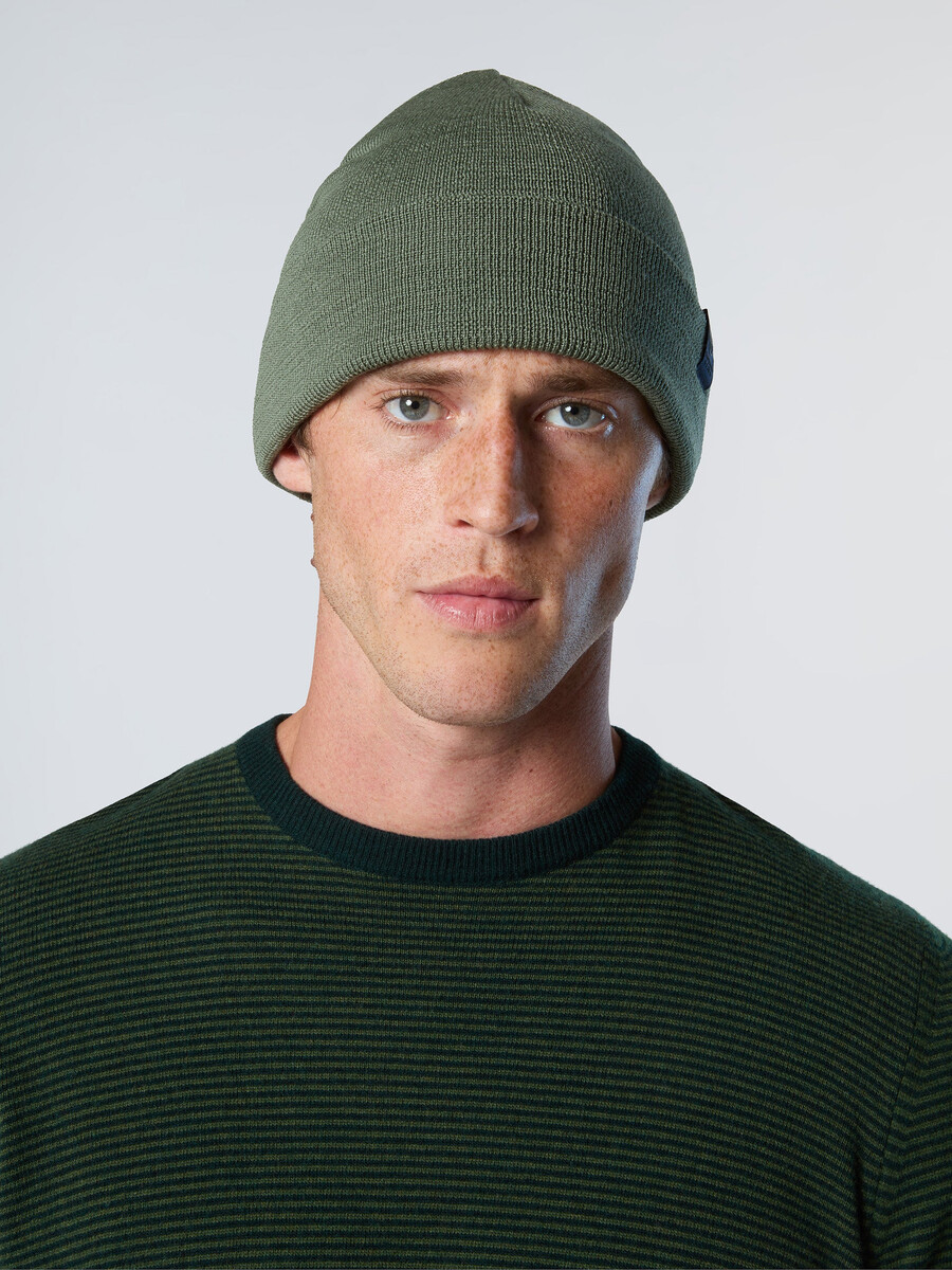 gorro de punto fino con vuelta