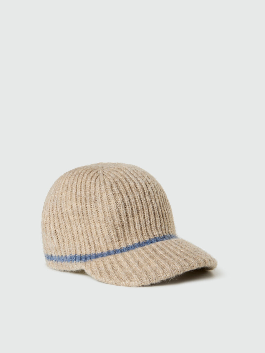 gorra de béisbol acanalada