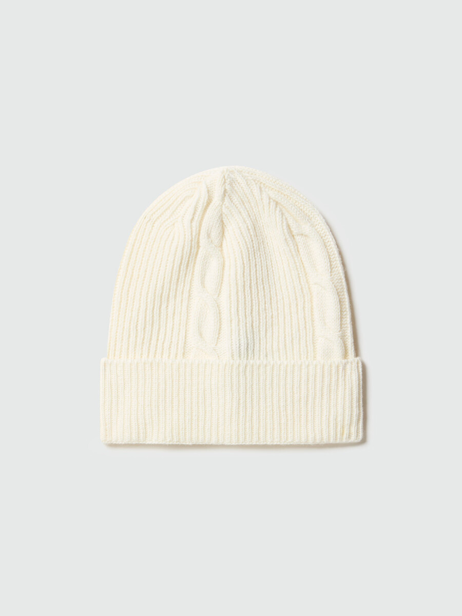gorro de punto trenzado