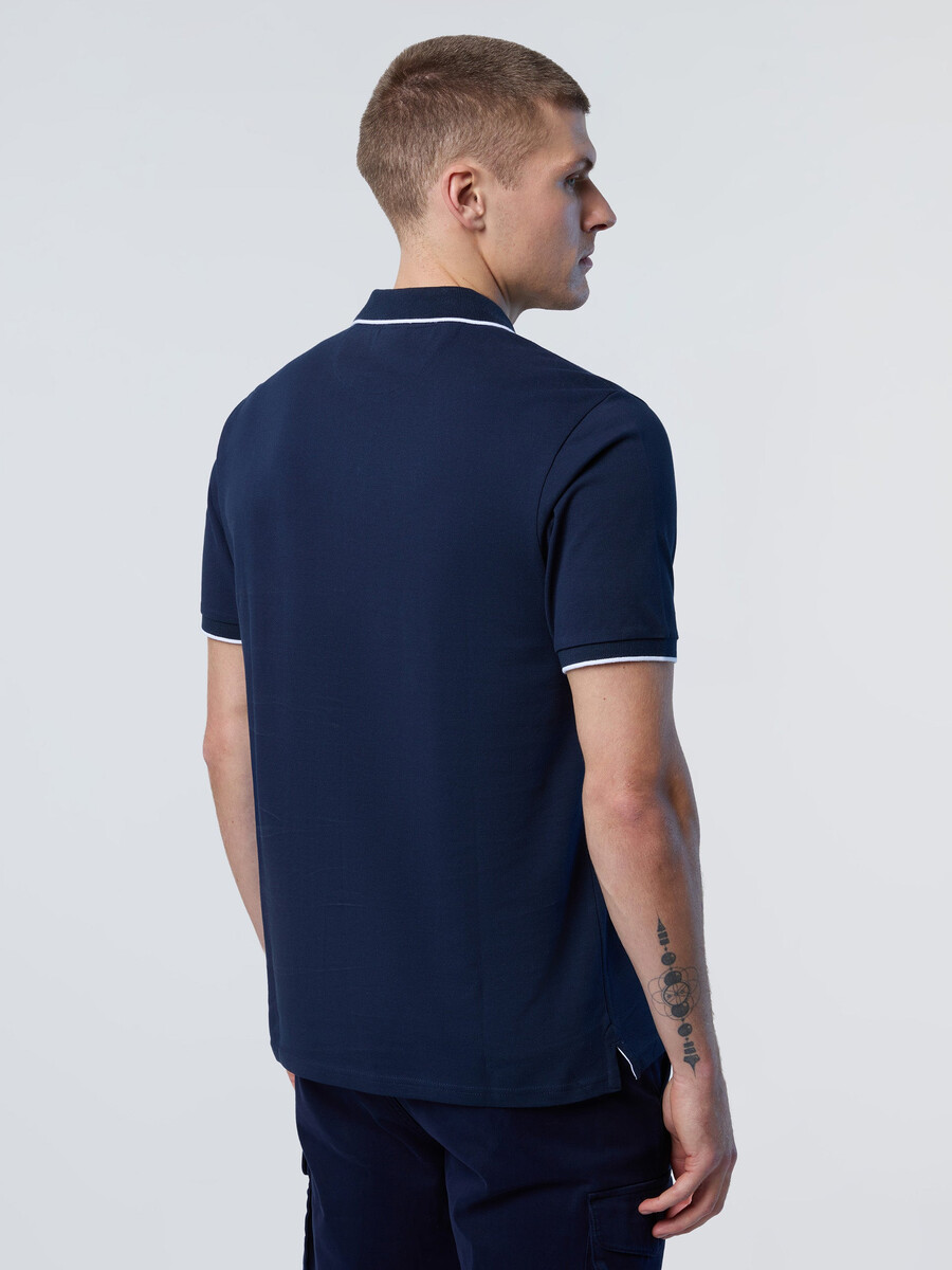 camisa polo con estampado de cuello