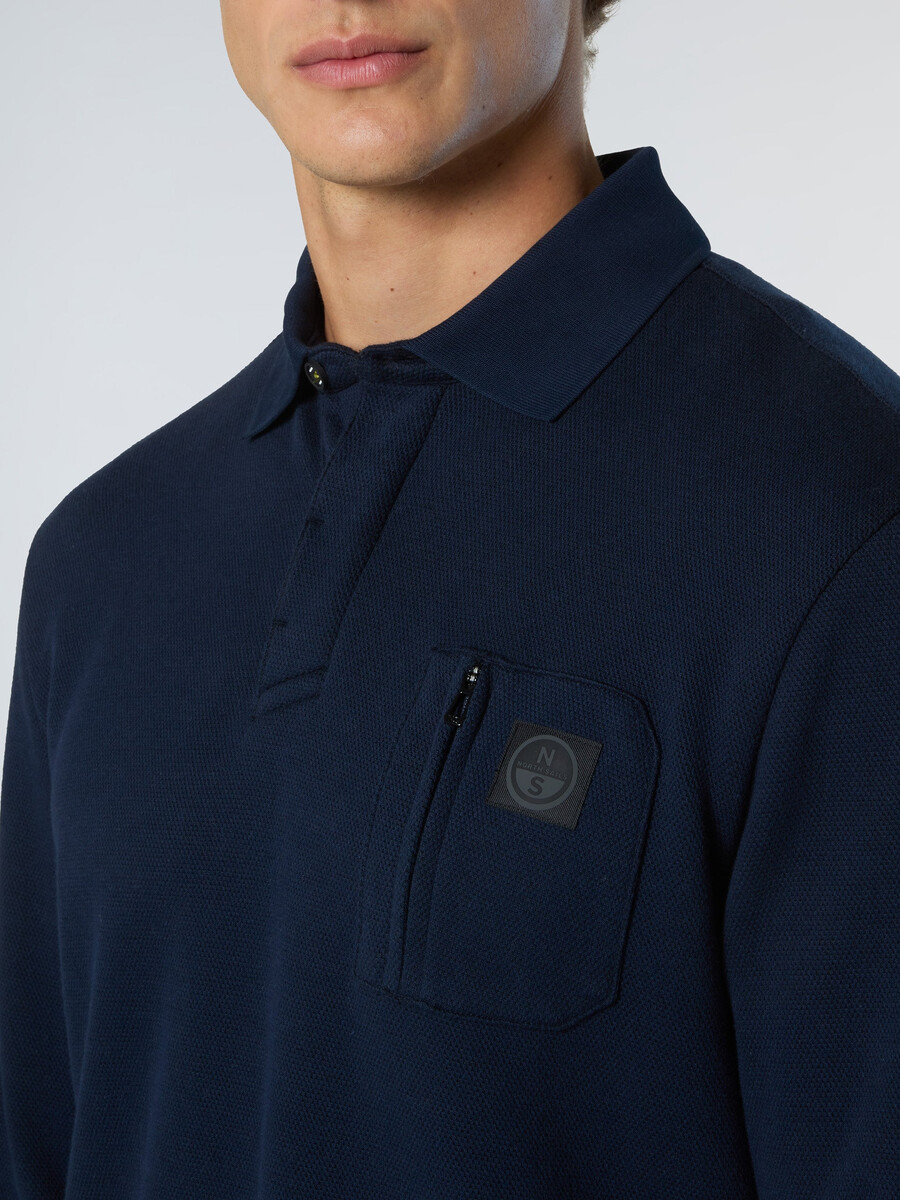 camisa polo con bolsillo en el pecho