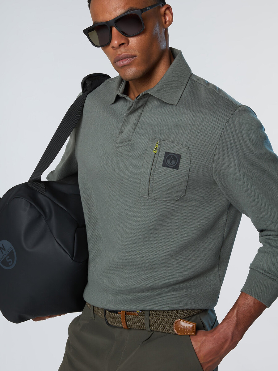 camisa polo con bolsillo en el pecho