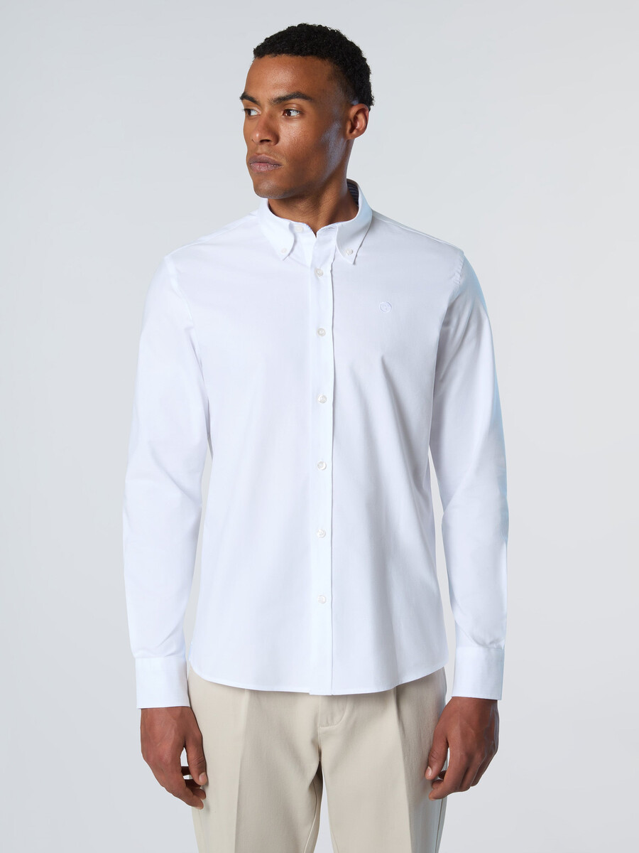 camisa oxford con logo bordado