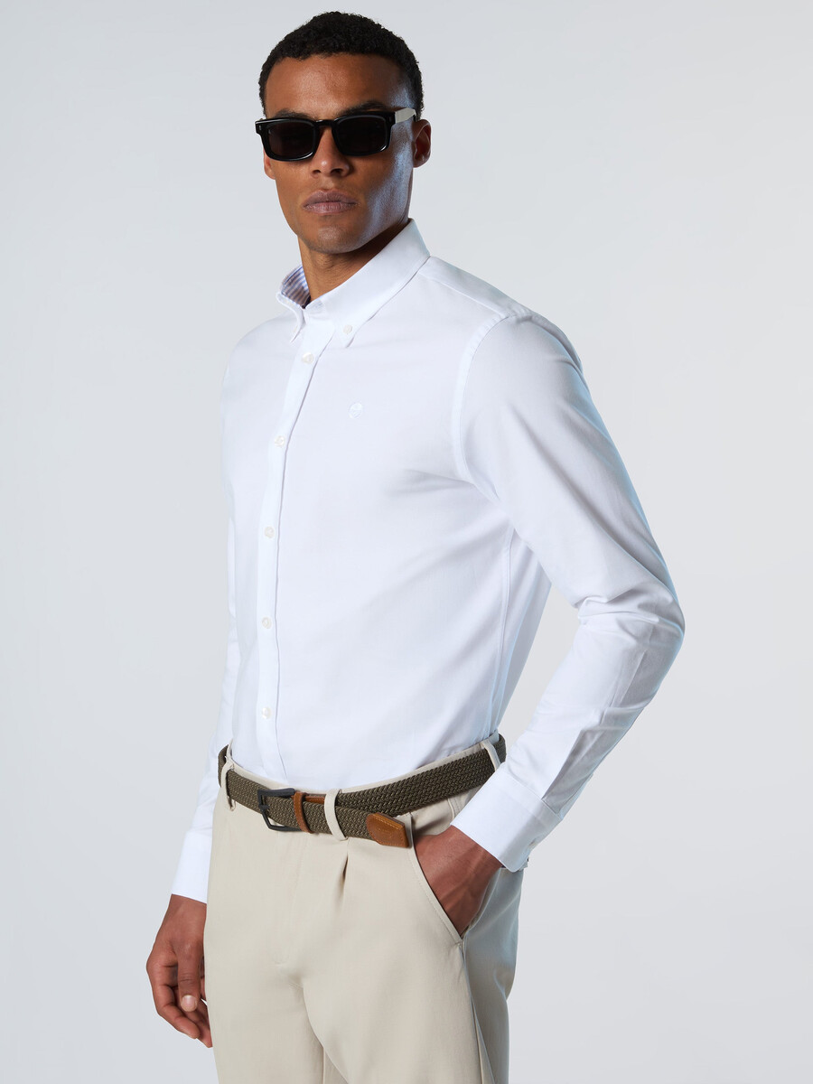 camisa oxford con logo bordado