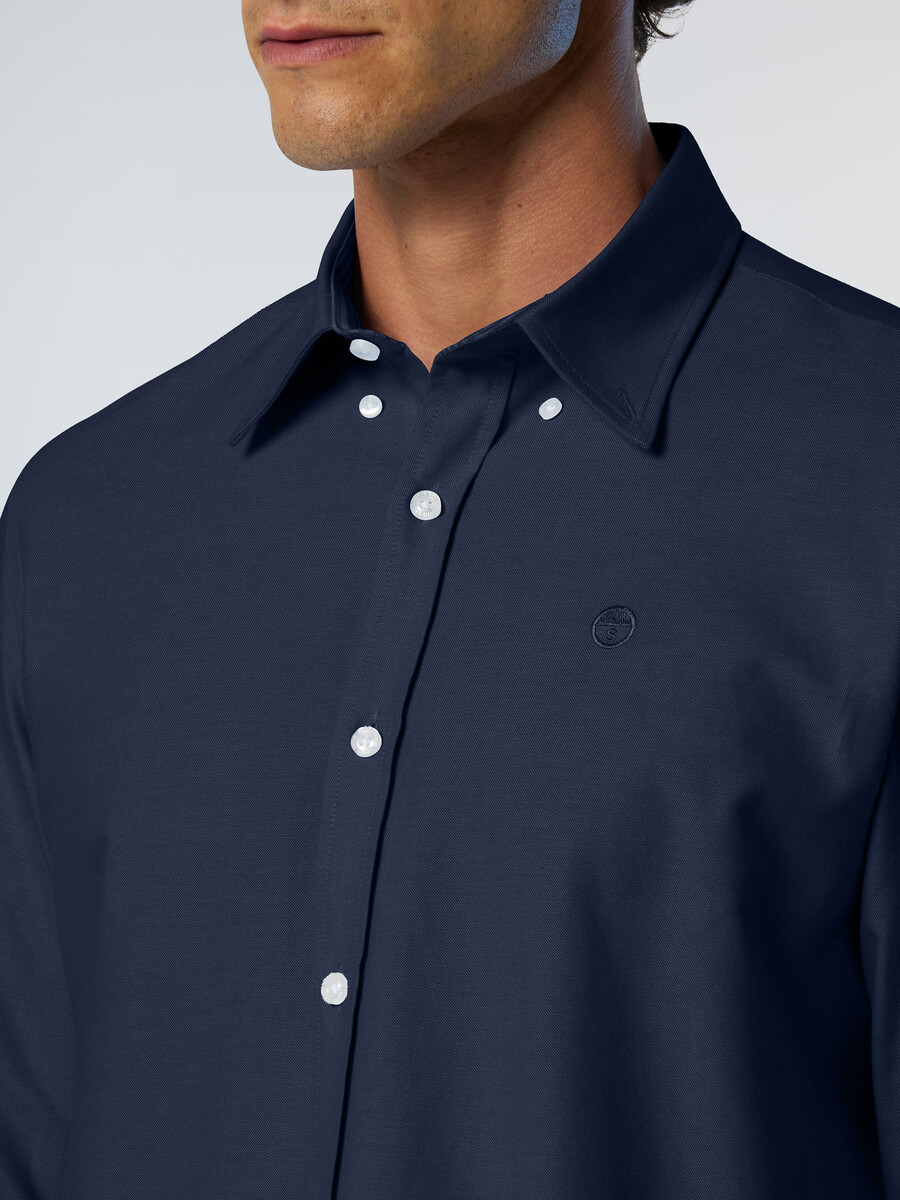 camisa oxford con logo bordado