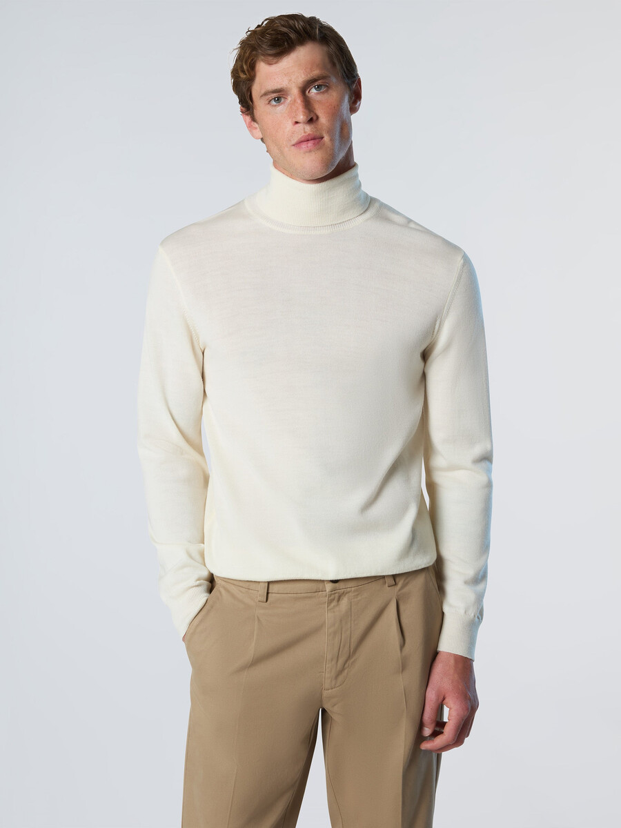 suéter de cuello alto de lana merino