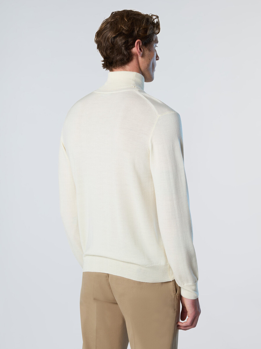 suéter de cuello alto de lana merino