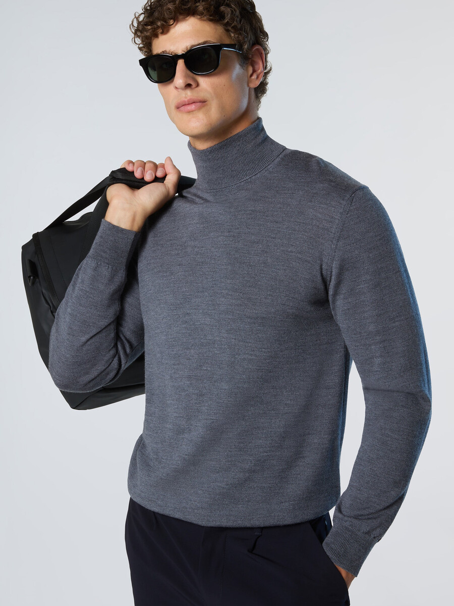 suéter de cuello alto de lana merino