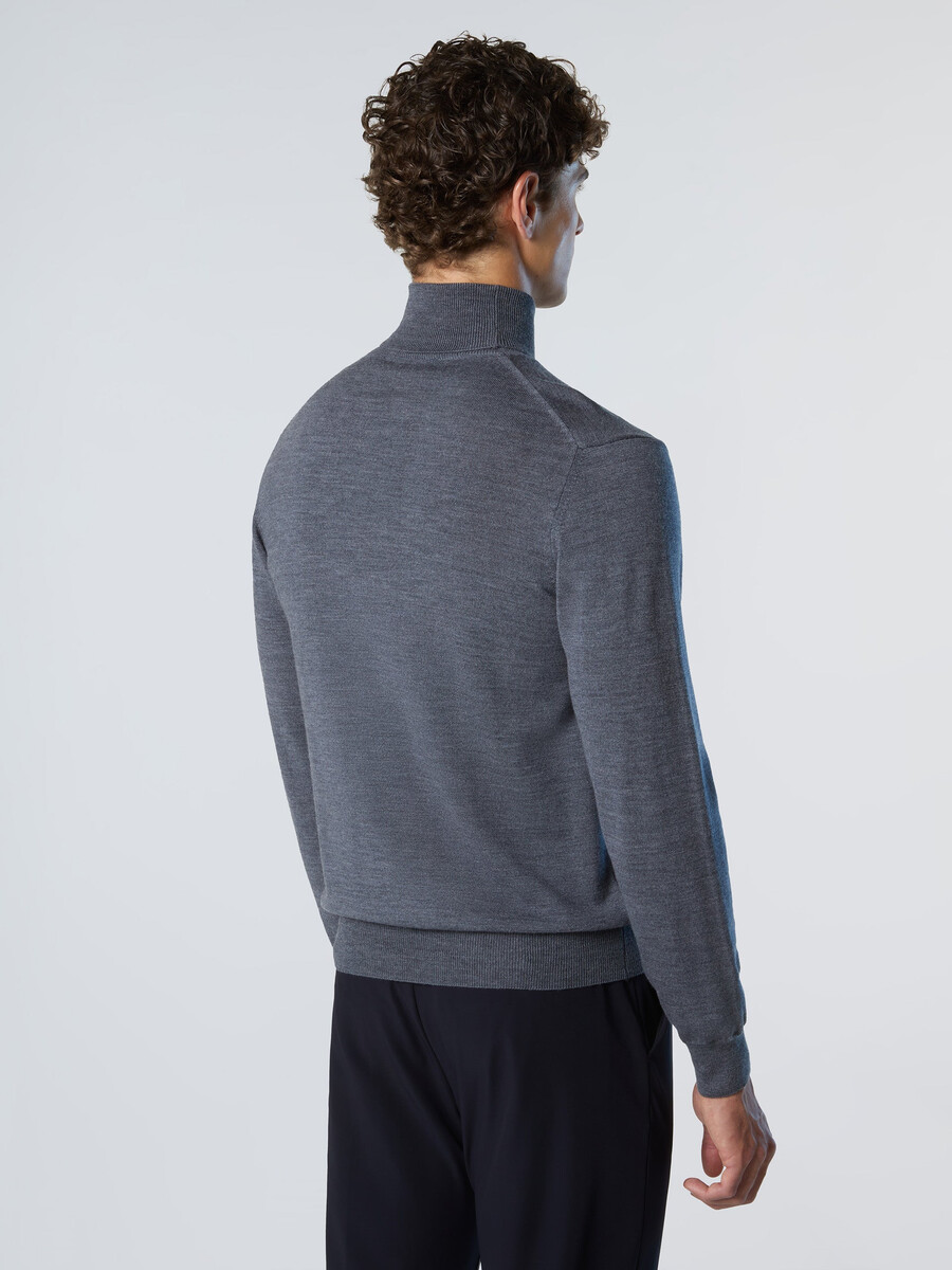 suéter de cuello alto de lana merino