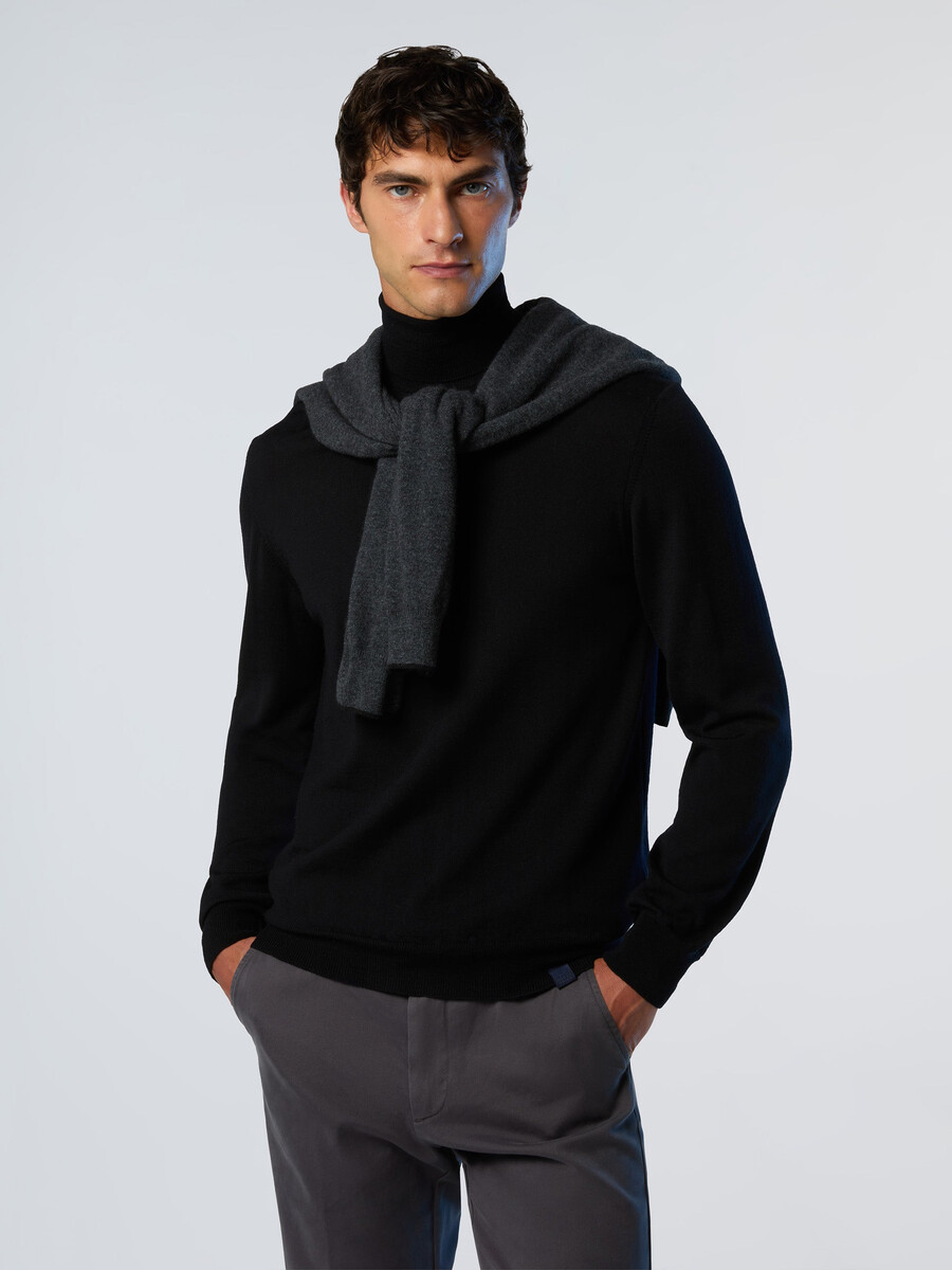 suéter de cuello alto de lana merino