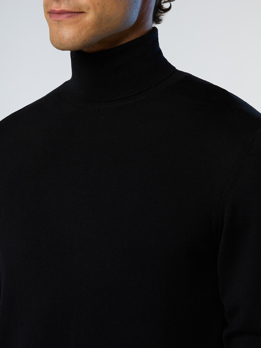 suéter de cuello alto de lana merino
