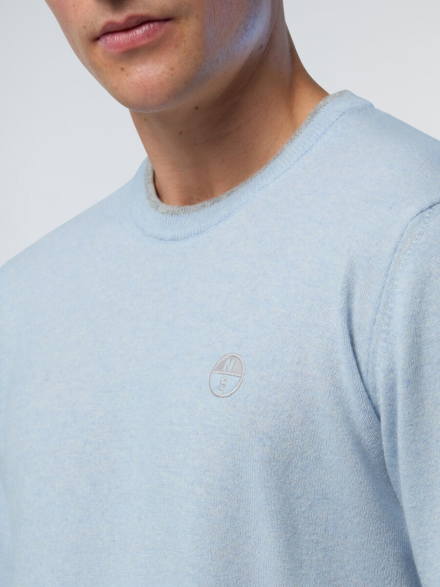 suéter de cuello redondo con logo bordado