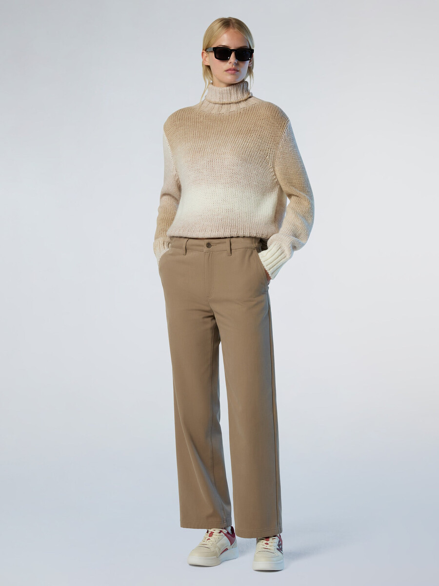suéter de alpaca descolorido