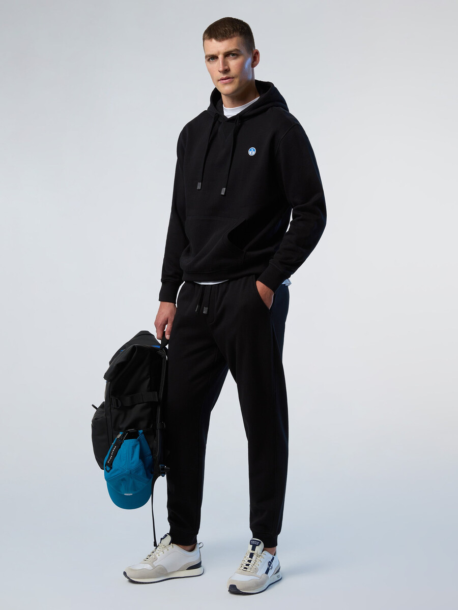 pantalones deportivos con parche de logo