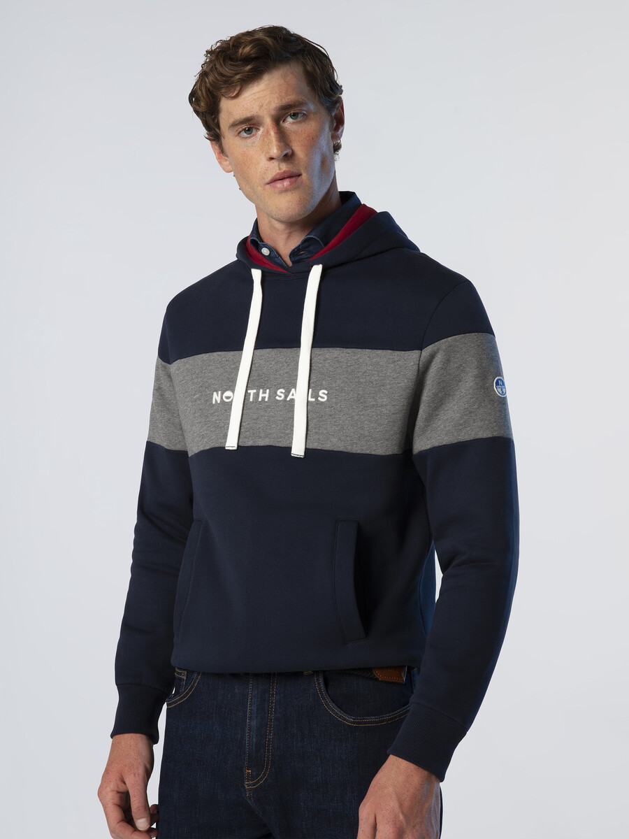 sudadera con capucha de rayas largas