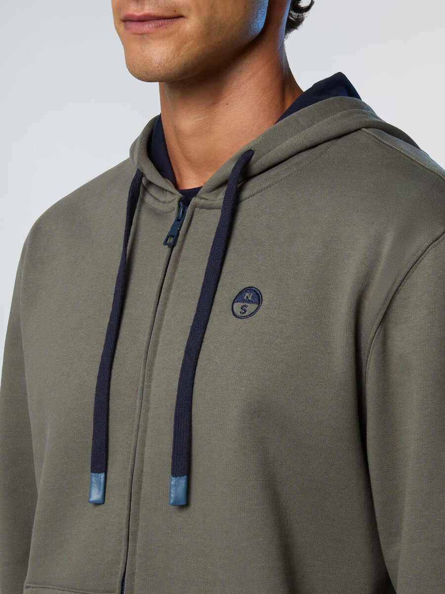 sudadera con capucha y cremallera completa con logotipo bordado