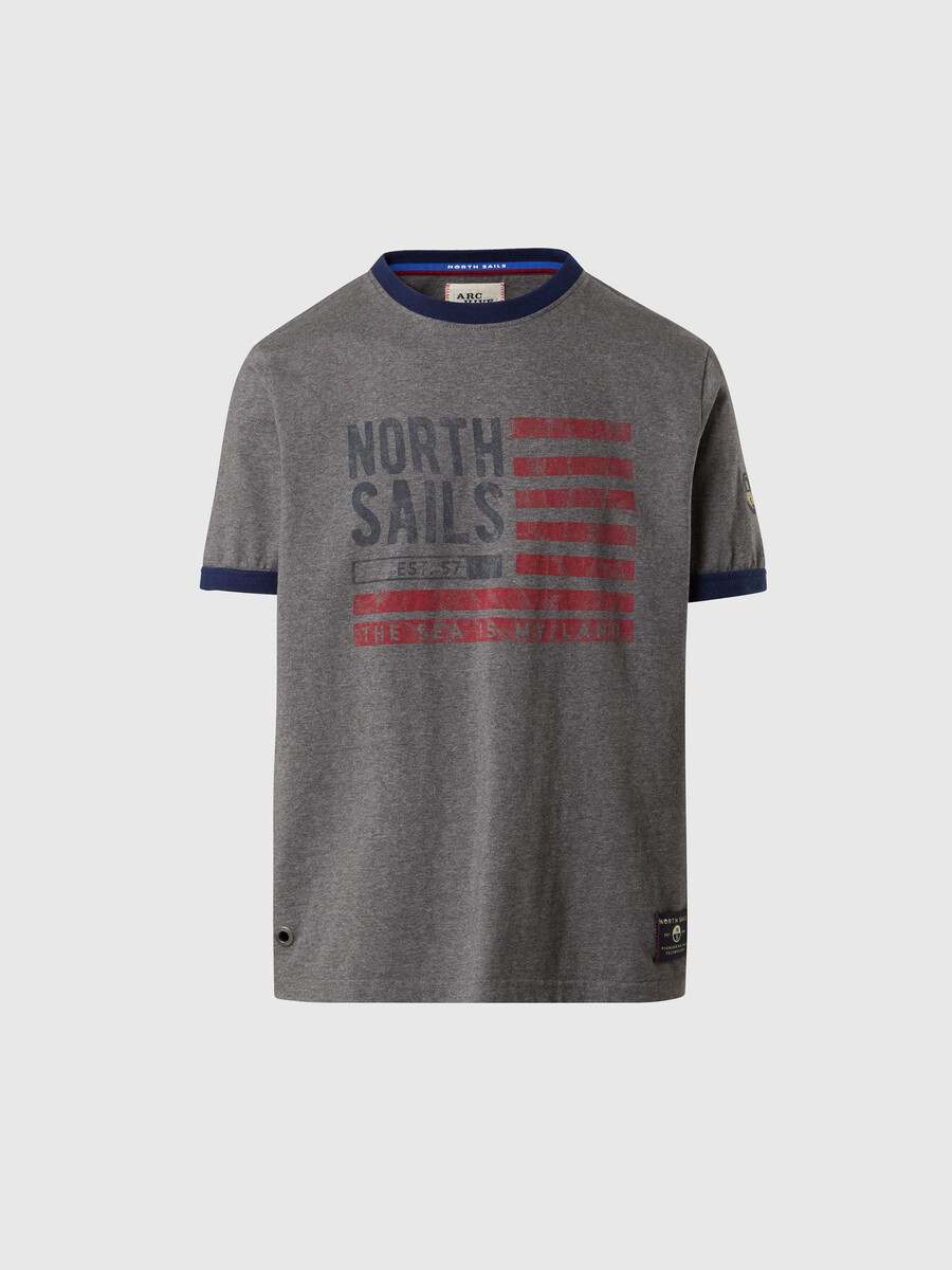 camiseta de archivo con bandera estadounidense