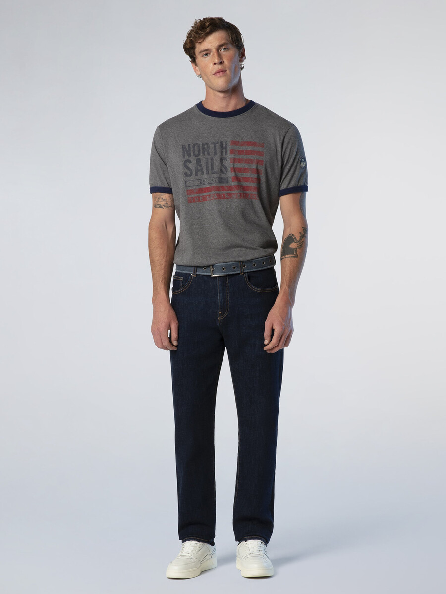 camiseta de archivo con bandera estadounidense