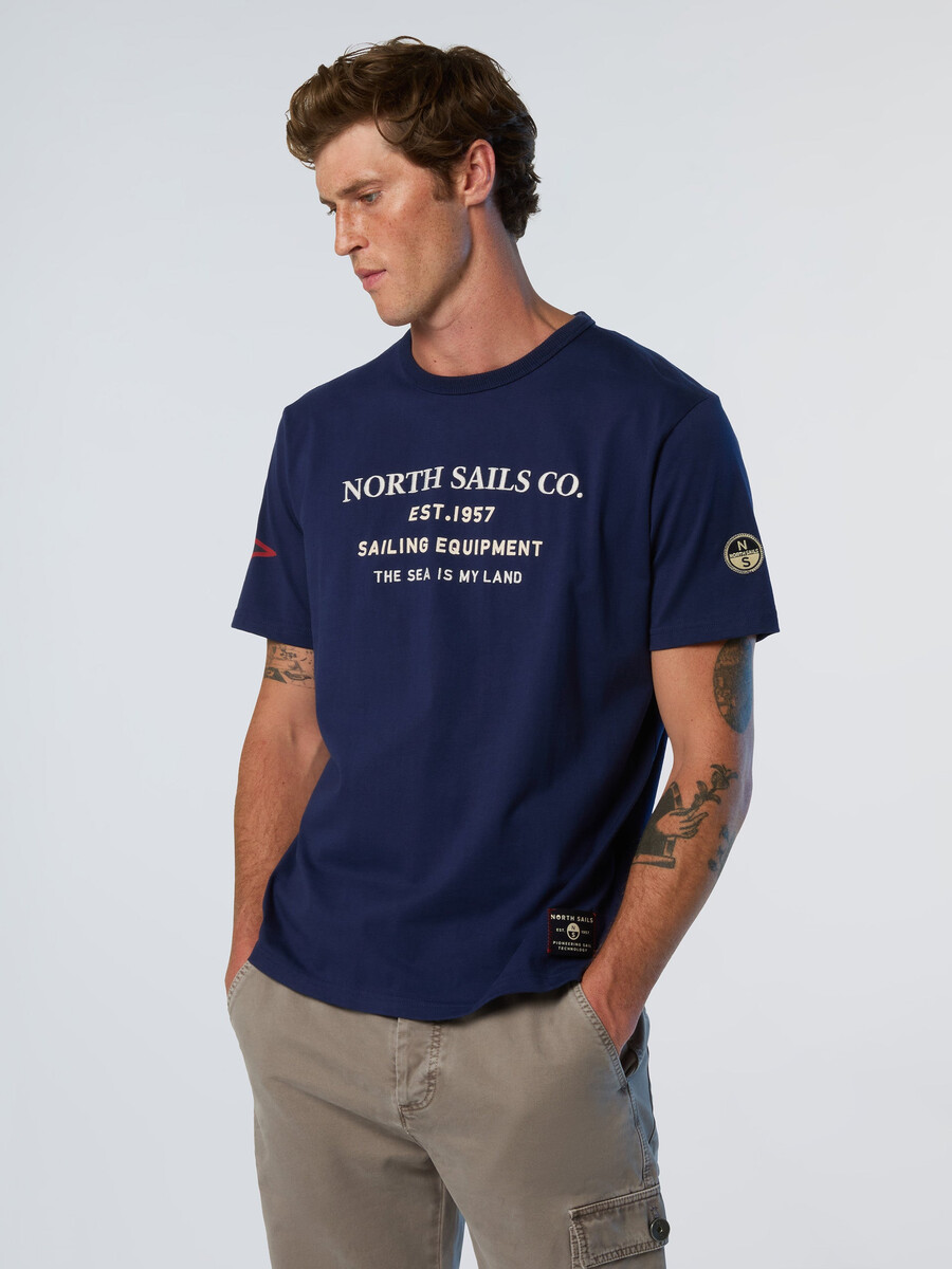 camiseta con estampado de vela