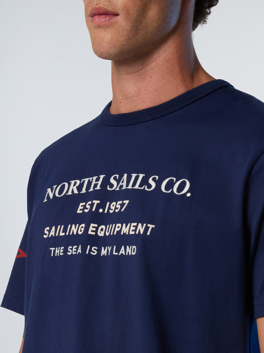 camiseta con estampado de vela