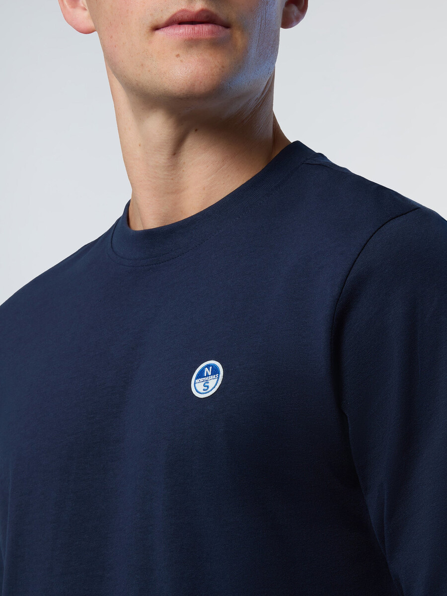 camiseta de manga larga con parche de logo