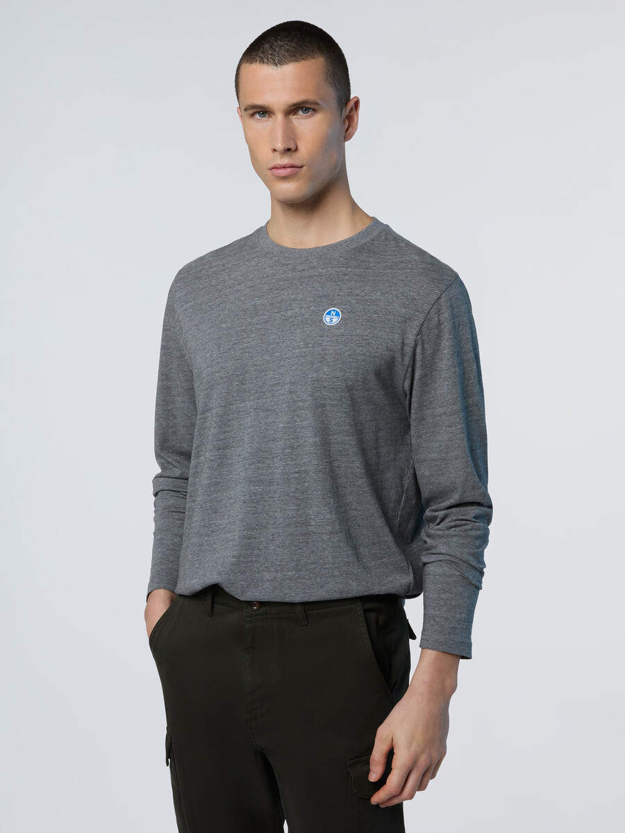 camiseta de manga larga con parche de logo
