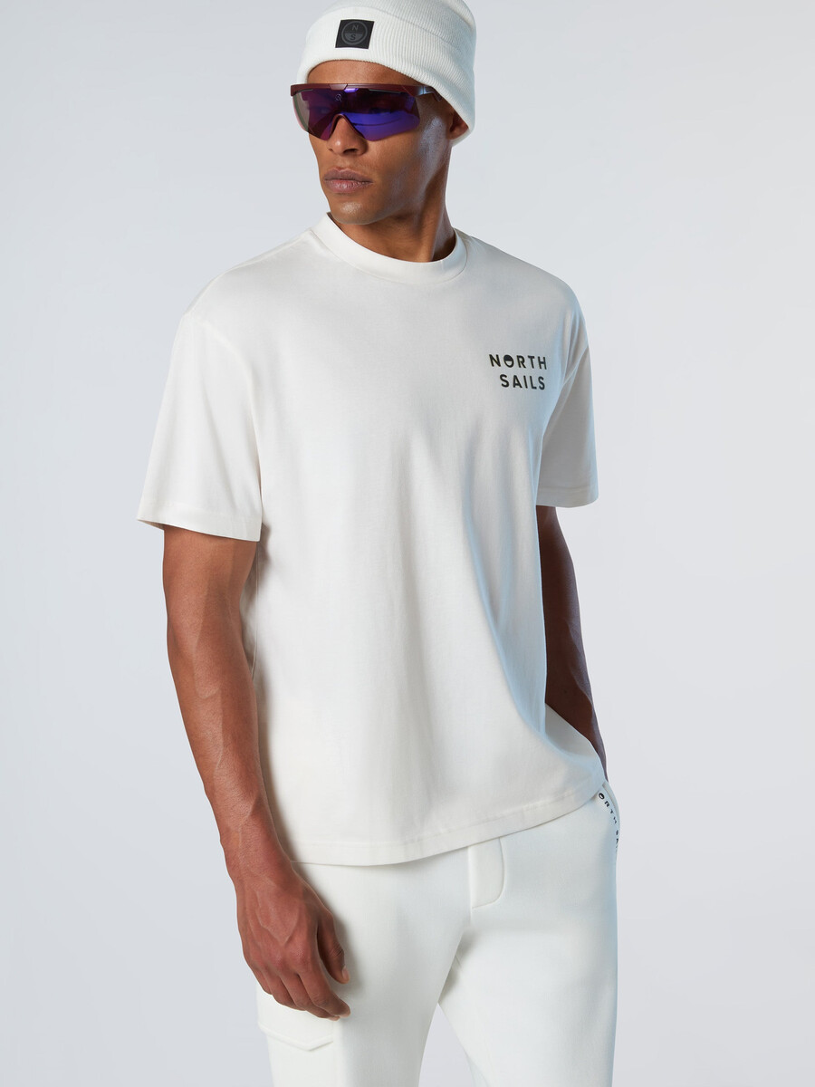 camiseta con estampado gráfico