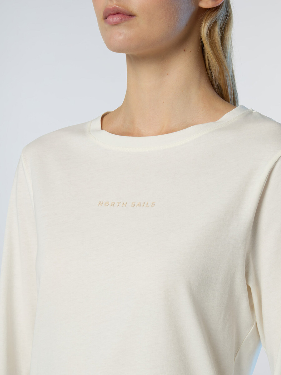 camiseta de manga larga con logotipo en relieve