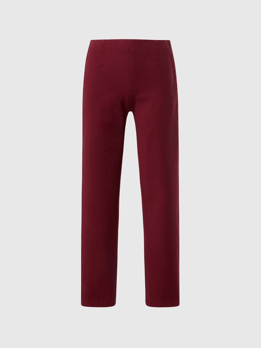 pantalones ajustados con pinzas