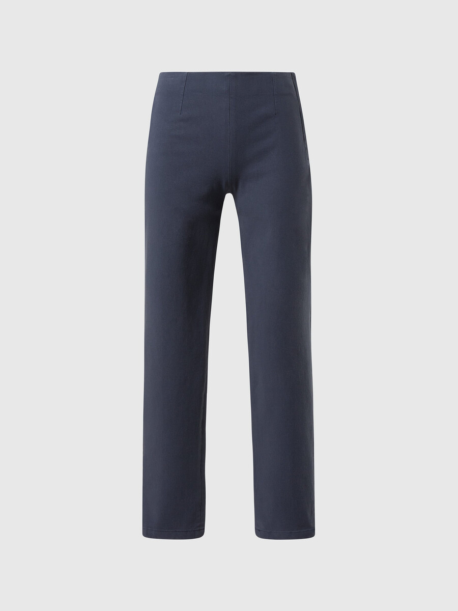 pantalones ajustados con pinzas
